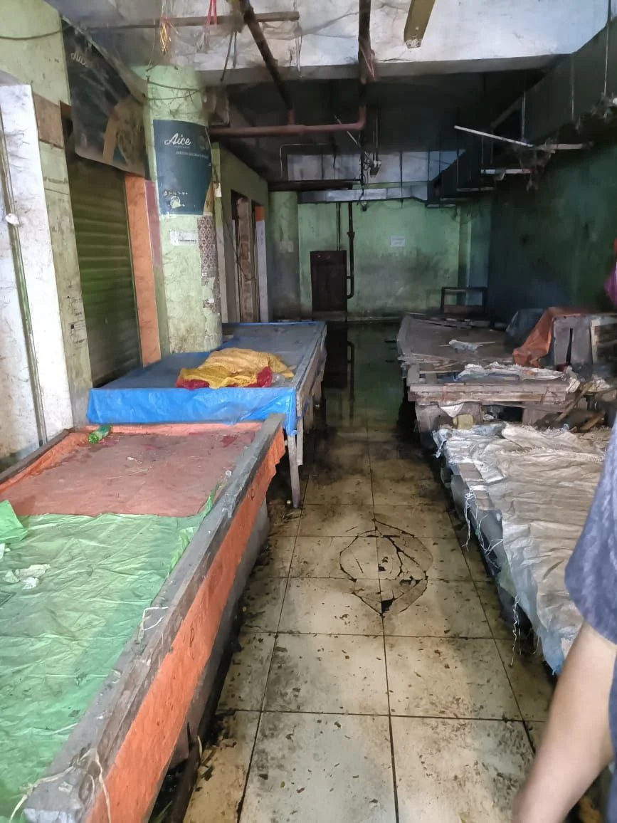 Drainase Rusak Basement Blok 2 Pasar Raya Padang Tergenang