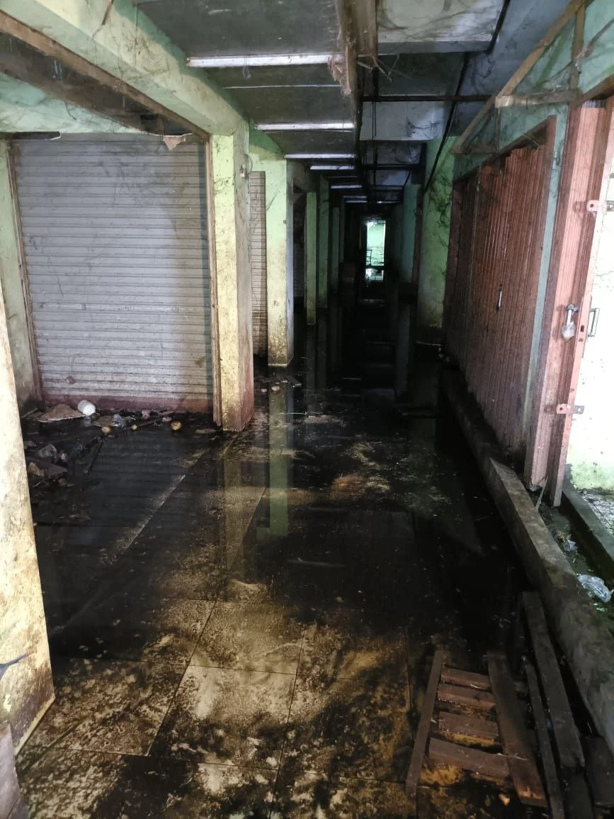 Drainase Rusak Basement Blok 2 Pasar Raya Padang Tergenang