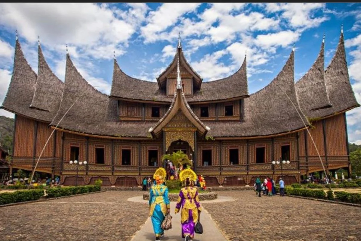 Budaya Sumatera Barat Dipuji Turis, Kaya Nilai tapi Minim Pengelolaan