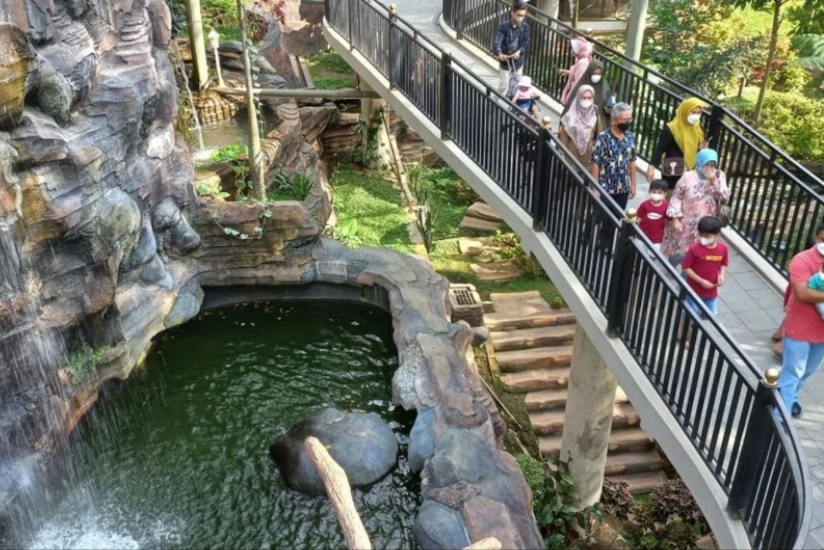 Libur Nataru Meledak, Bonbin Bukittinggi Jadi Episentrum Keluarga