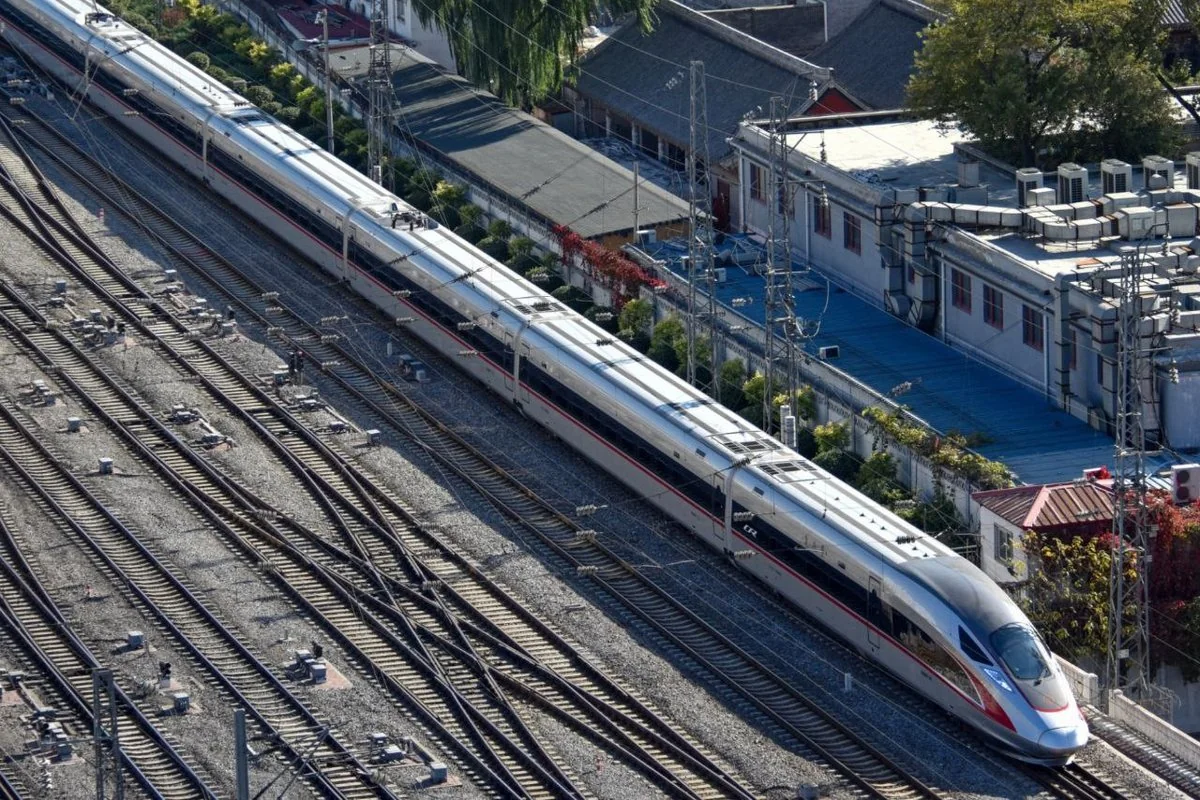 Cina Bangun Rel Kereta Cepat Terpanjang Dunia